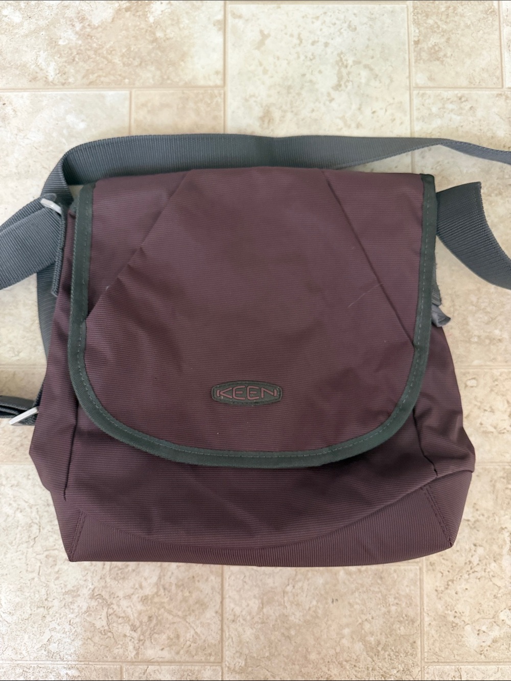 KEEN Men's Messenger Bag in Burgundy with Dark Trim